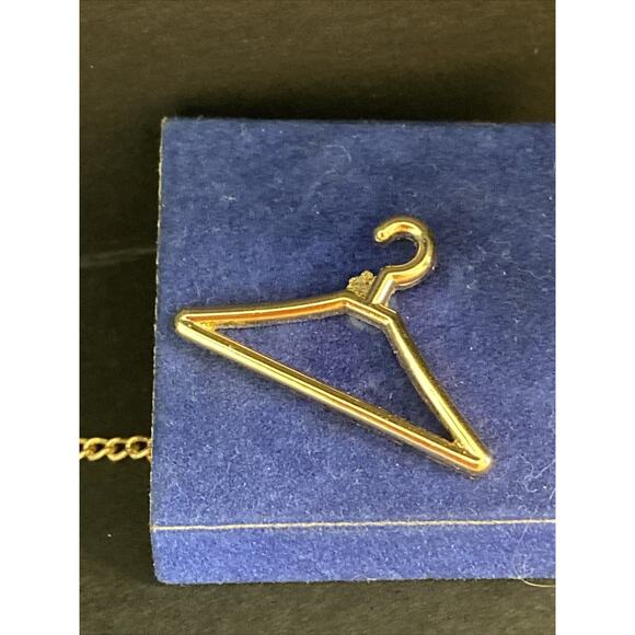Golden Mens Tie Tack Clothes Hanger Golden Tie Tack Rare - Picture 2 of 2